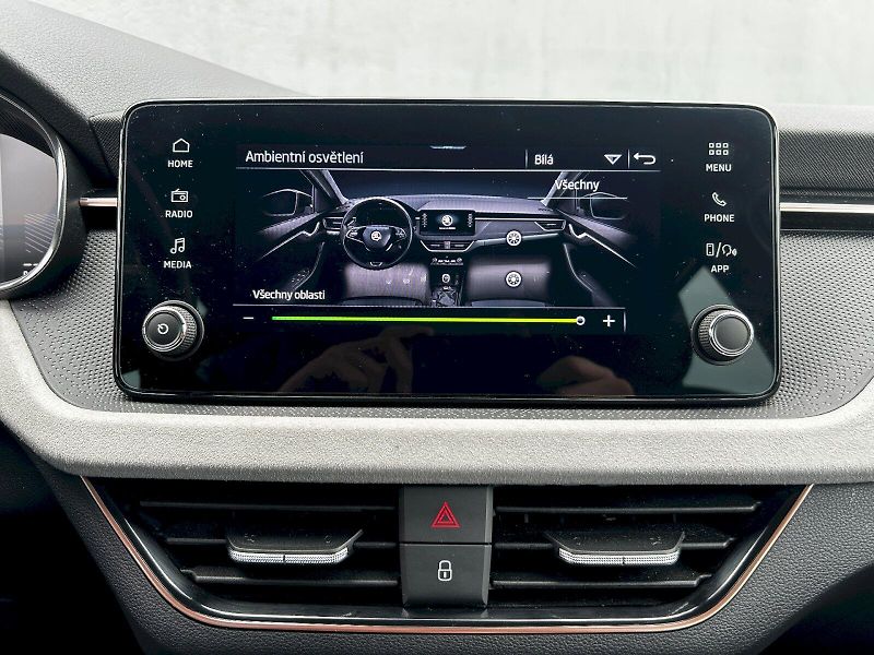 Škoda Kamiq (2024) 1.0 TSI 85kW DSG Top Selection - fotka 18 z 35