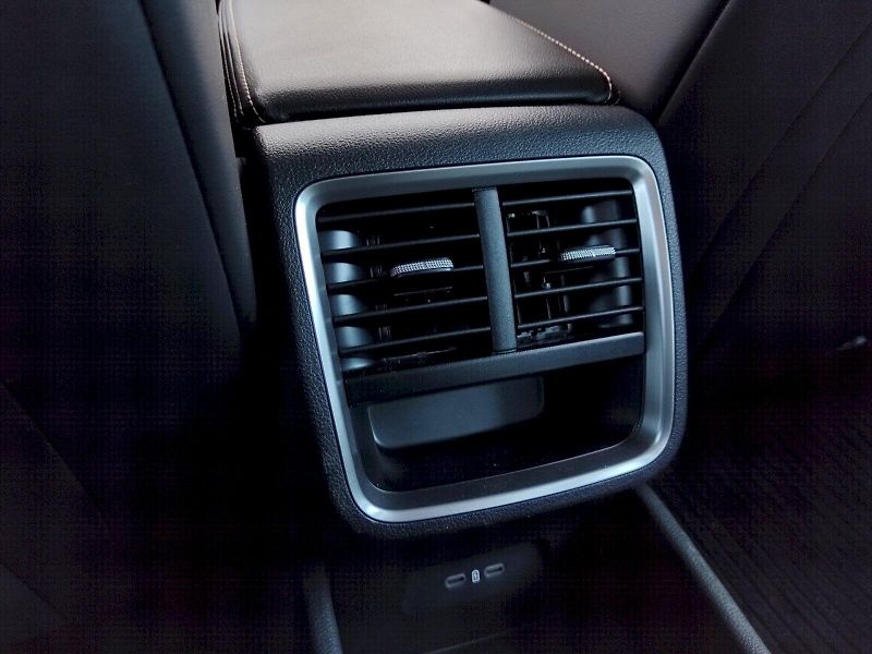 Škoda Octavia (2024) Top Selection 1,5 Tsi 110 kw D - fotka 26 z 36