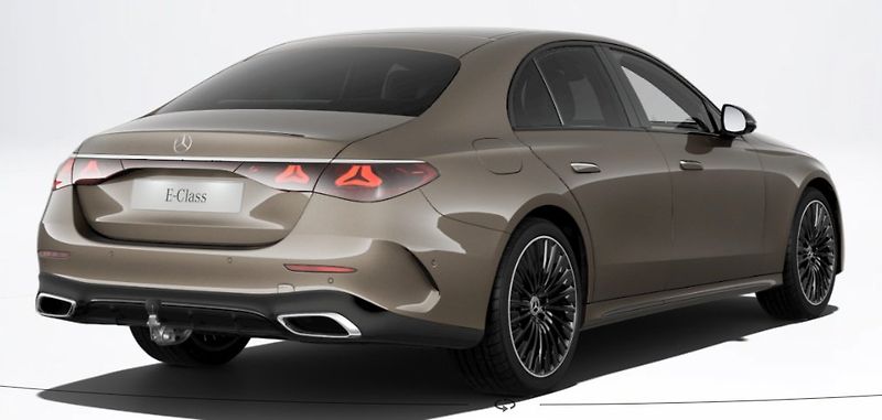 Mercedes-Benz Třídy E (2026) 220 d 4MATIC Linie AMG - fotka 2 z 8