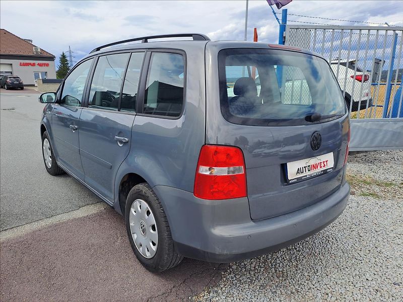 Volkswagen Touran 1,6 i 75 kW DIGIKLIMA - fotka 4 z 13