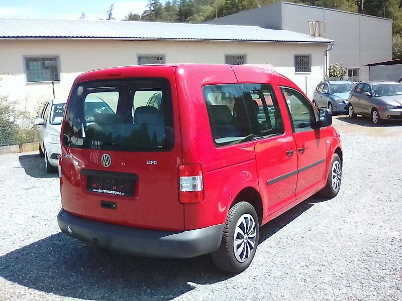Volkswagen Caddy (2009) 1.4i 16V / LPG, 7.míst, závěs - fotka 5 z 38