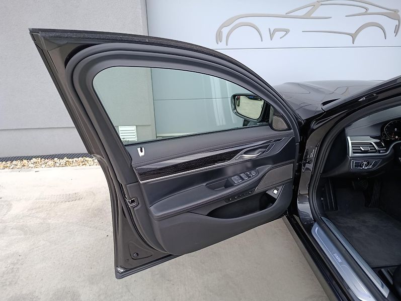 BMW Řada 7 740d xDRIVE DPH - fotka 35 z 42