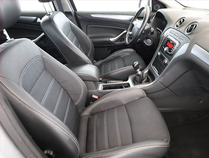 Ford Mondeo (2011) Titanium 2.0 TDCi, nová STK - fotka 7 z 17