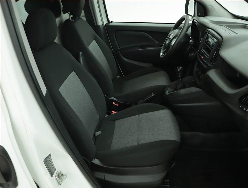 Fiat Dobló (2018) Maxi 1.6 MultiJet, ČR, 1Maj - fotka 9 z 15