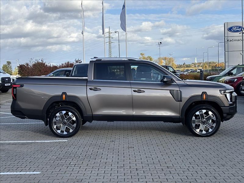 KGM Musso Grand 2,2 Premium 148kW 4x4 DPH - fotka 6 z 51