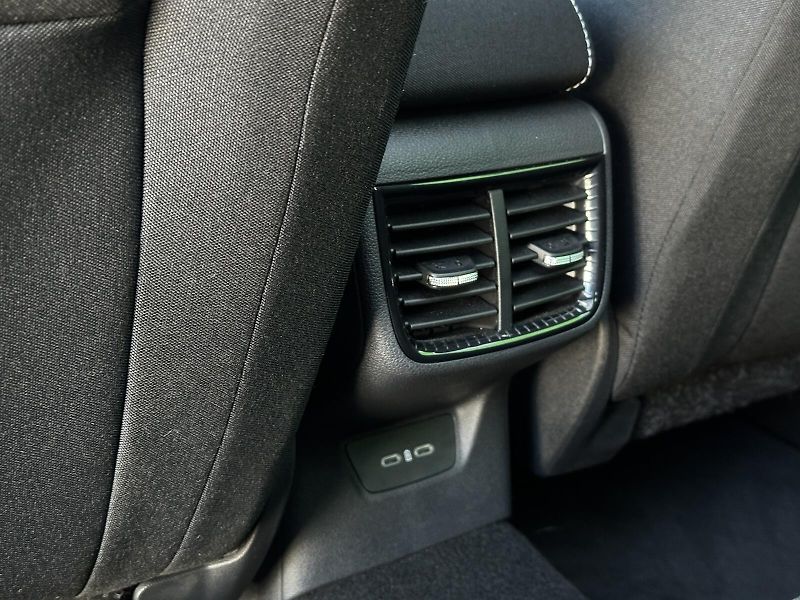 Škoda Fabia 1.0TSi Monte Carlo 116PS Bi-LE - fotka 37 z 42