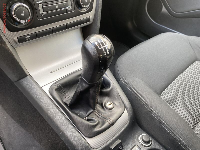 Škoda Octavia (2009) 1.6MPi Sport, ČR, Klima - fotka 14 z 14