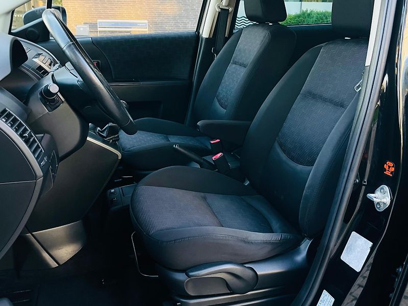 Mazda 5 1.8i BENZIN 7MÍST MAN VÝHŘEV - fotka 25 z 33