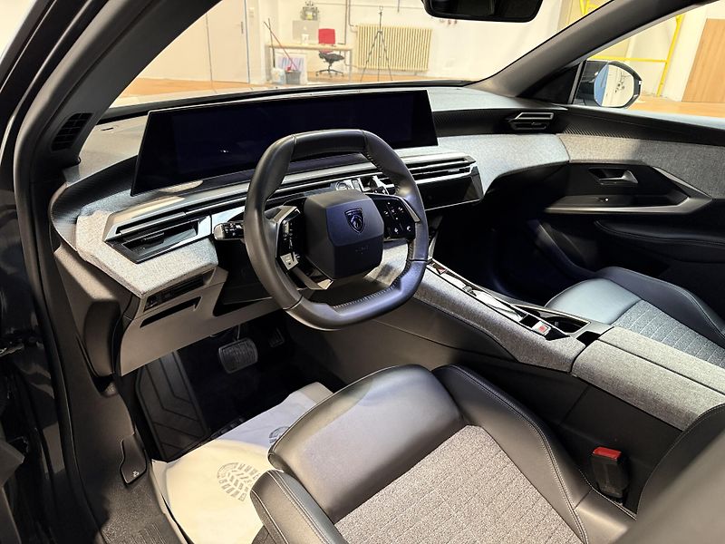 Peugeot 5008 ALLURE Hybrid 136 e-DCS6 - fotka 5 z 14