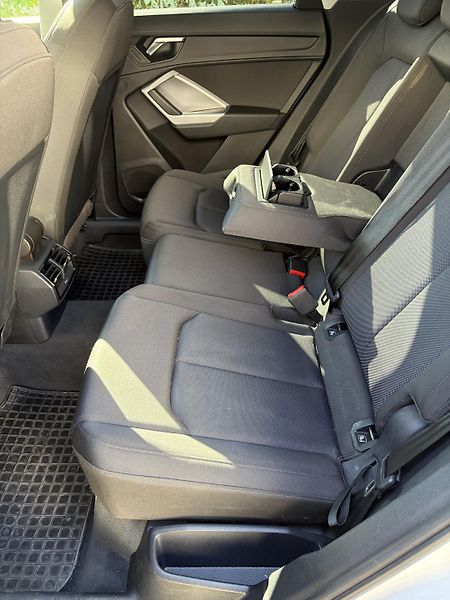 Audi Q3 (2019) 1.5 TSI - fotka 11 z 18