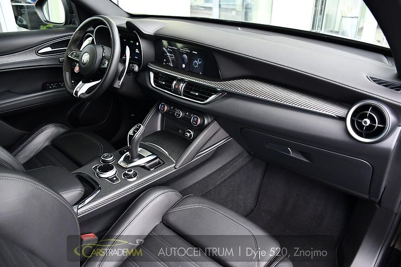 Alfa Romeo Stelvio 2.9V6 Bi-T.382 kW QUADRIFOGLIO - fotka 15 z 55