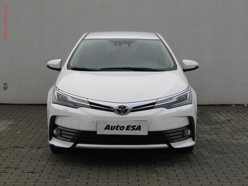 Toyota Corolla (2016) 1.6i, ČR, LED, kamera - fotka 2 z 17