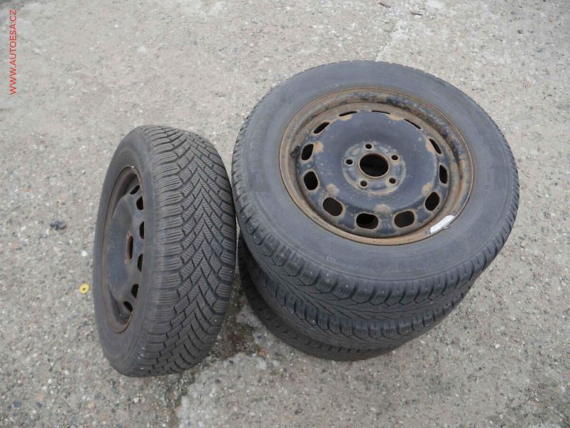 Ford Focus (2009) 1.6i, AC - fotka 16 z 17