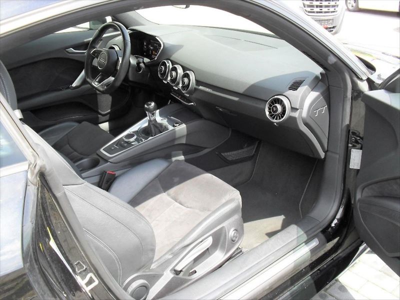 Audi TT 2,0 TDI Ultra 135Kw S-Line LED - fotka 16 z 29
