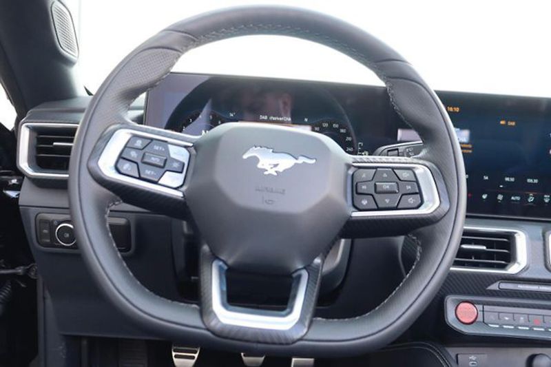 Ford Mustang (2026) 5.0 Convertible MagneRide - fotka 15 z 22