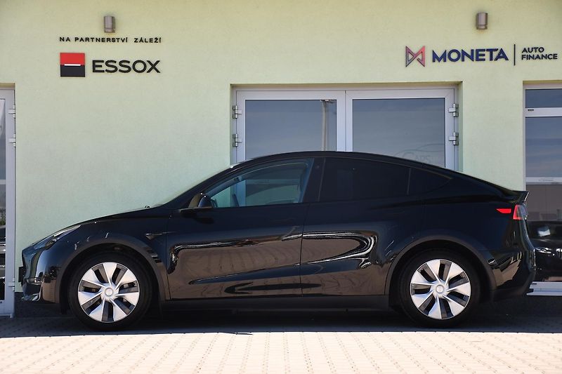 Tesla Model Y LONG RANGE DUAL MOTOR  - fotka 2 z 46
