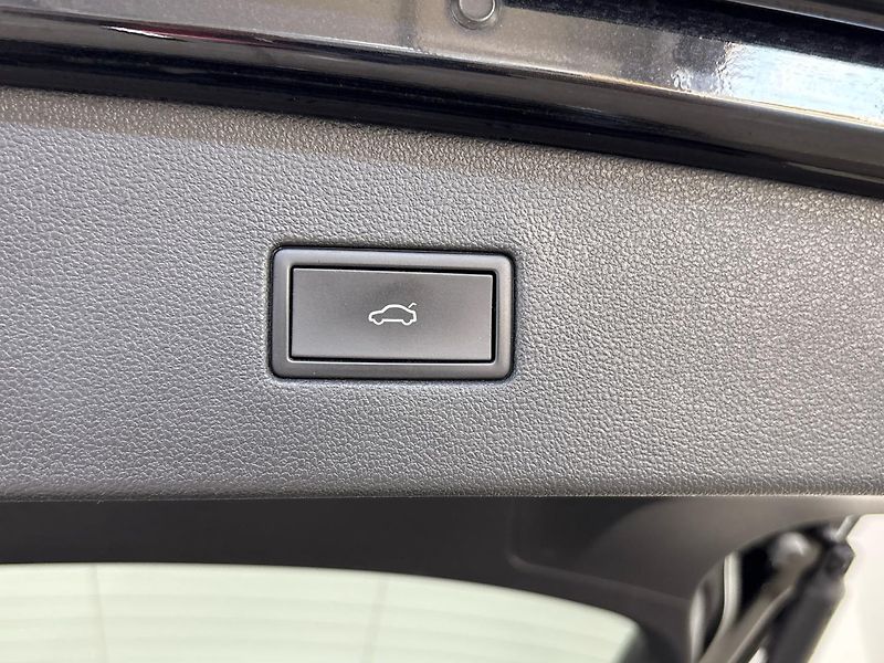 Volkswagen Tiguan R-Line 4MOT DSG - fotka 30 z 31