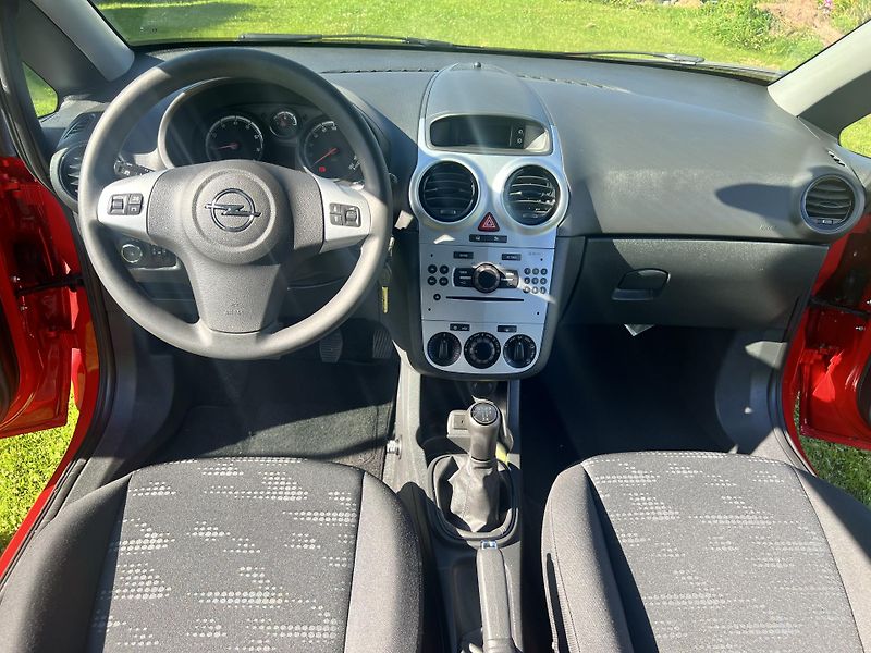 Opel Corsa 1,0 48KW,KLIMA,77TKM,1MAJITEL - fotka 25 z 34