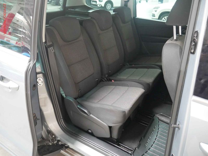 Volkswagen Sharan (2011) 2.0 TDi, AC, výhřev sed - fotka 11 z 20