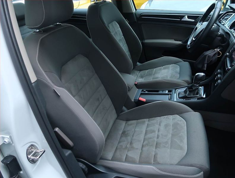 Volkswagen Golf (2017) Highline 2.0 TDI, Automat - fotka 9 z 19