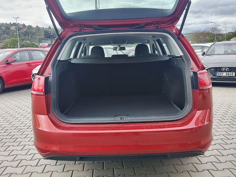Volkswagen Golf 1.2 TSI/63kW Trendline - fotka 9 z 36