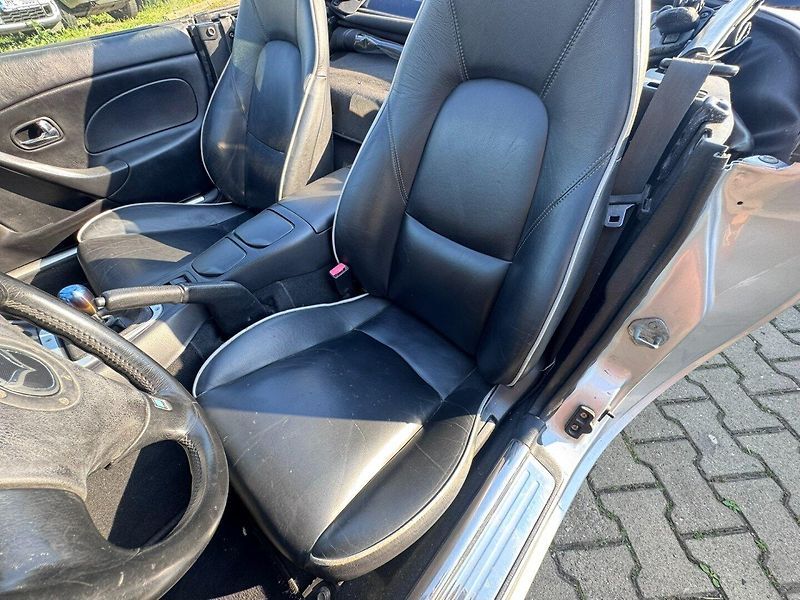 Mazda MX-5 (2000) NB 1,8 107 KW SVOR 6Q - fotka 28 z 45