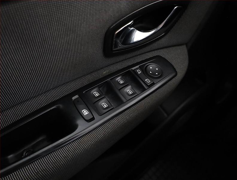 Renault Grand Scénic (2011) 1.5 dCi, po STK, jezdí výborně - fotka 15 z 17