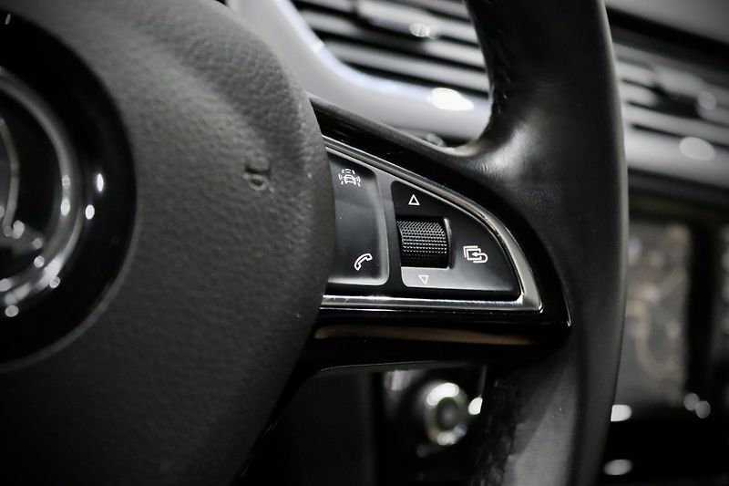 Škoda Octavia 3 Combi 1.4 TSI 110 kW - fotka 23 z 28