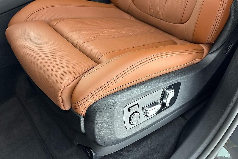 BMW X5 xDrive30d - fotka 7 z 28