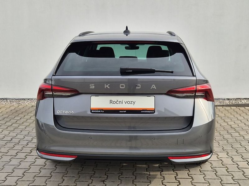 Škoda Octavia Selection 1.5 TSI 110 kW - fotka 10 z 32
