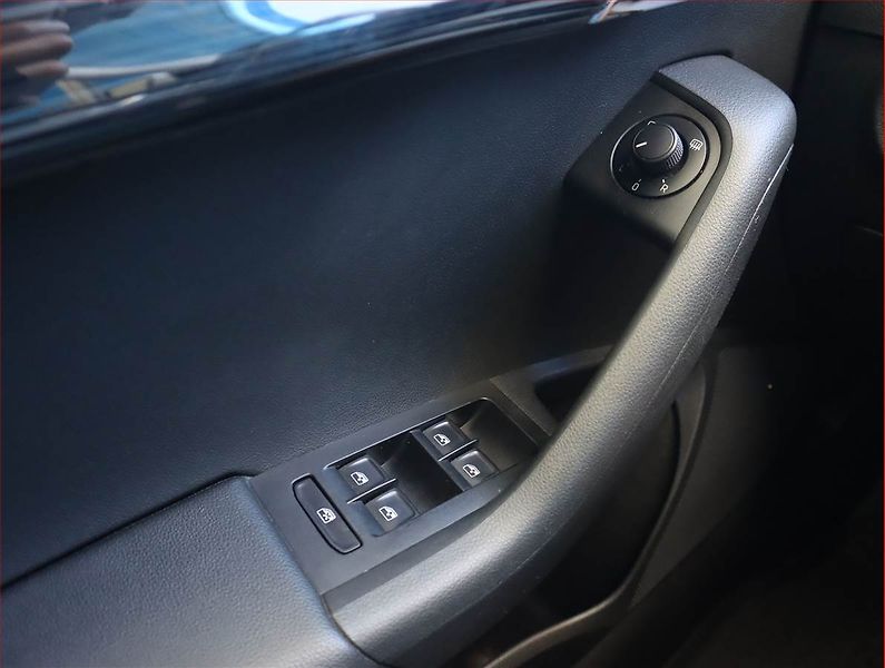 Škoda Octavia (2019) 1.6 TDI, Navi, Tempomat - fotka 20 z 21