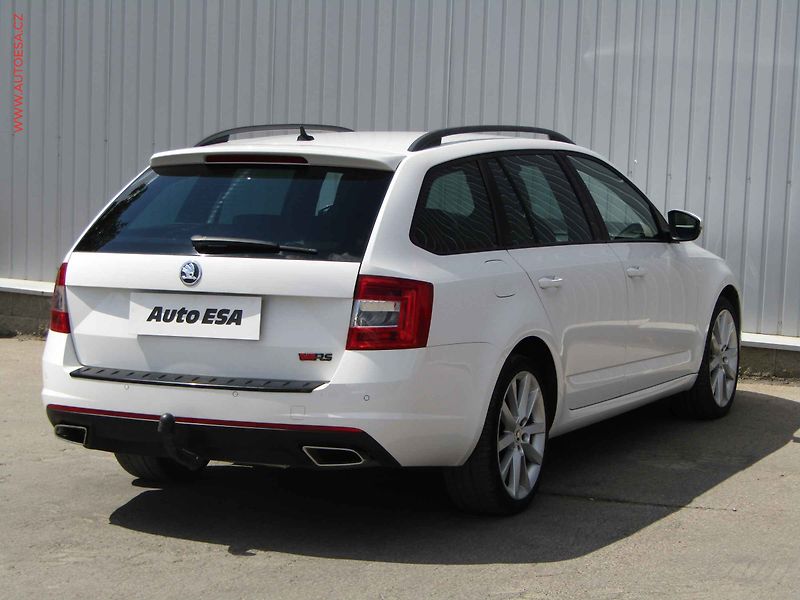Škoda Octavia (2013) 2.0TDi, RS, DSG, navi, bixen - fotka 4 z 21