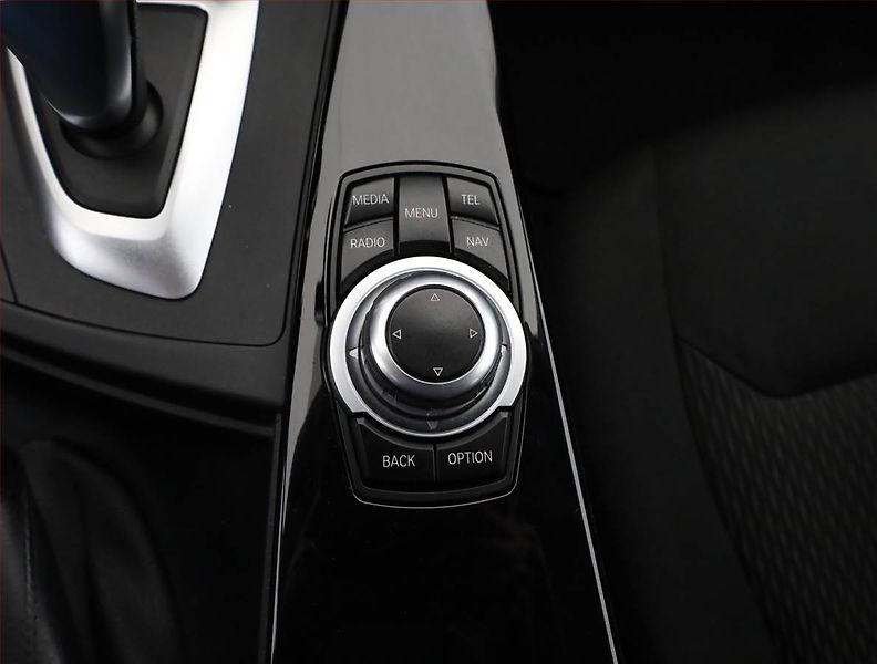 BMW Řada 3 (2017) 318 d, Automat, Serv.kniha - fotka 11 z 19