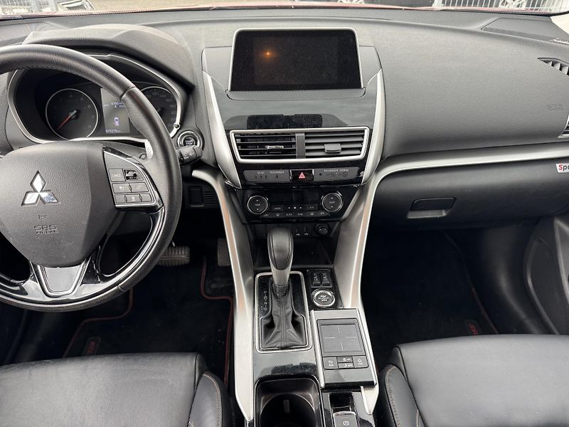 Mitsubishi Eclipse Cross Turbo CVT 4x4 INSTYLE - fotka 11 z 13