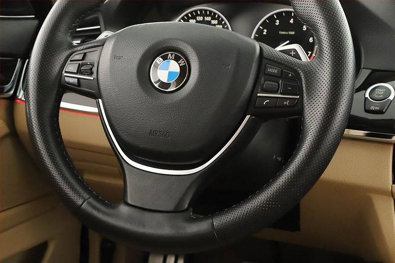 BMW Řada 5 (2014) 520i, Automat, Kůže, Navi - fotka 8 z 20