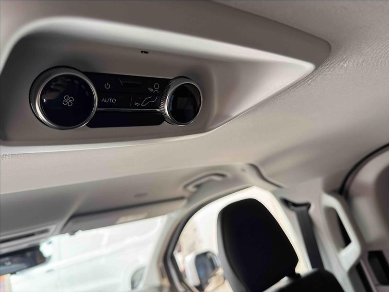Ford Tourneo (2026) 2,0 EcoBlue 125 kW/170k  Custo - fotka 17 z 20