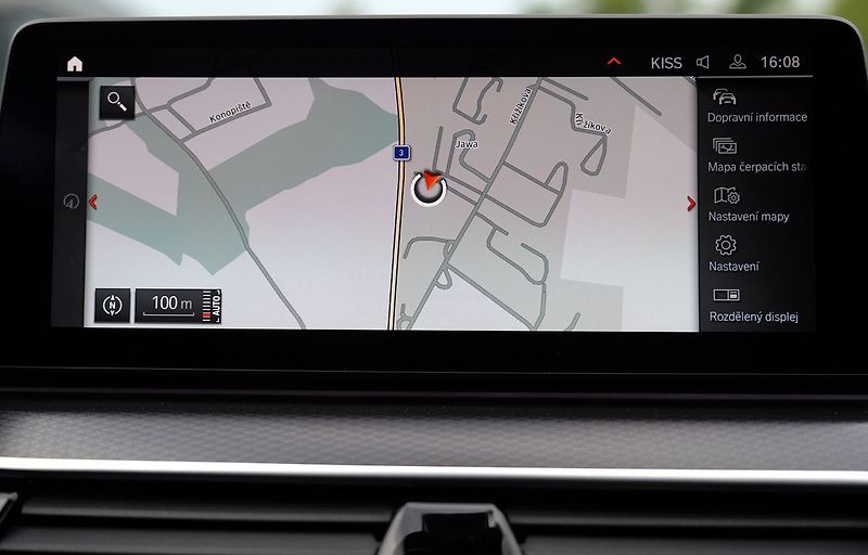 BMW Řada 5 M550i xDrive/Lasery,HUD/530PS - fotka 38 z 44