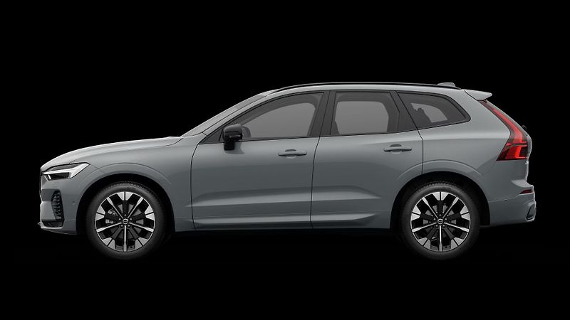 Volvo XC60 (2026) ULTRA DARK, B5 AWD, 184+10 kW - fotka 2 z 12