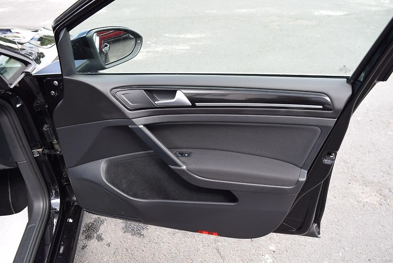 Volkswagen Golf Variant (2020) 1.5TSI 110kw HLBMT TAŽ LED KAM - fotka 39 z 49