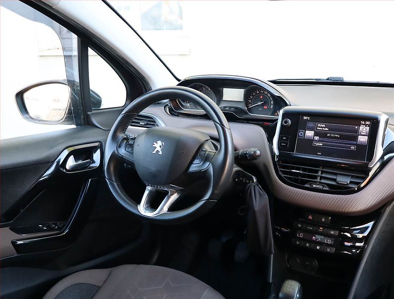 Peugeot 2008 (2014) 1.6 VTi, Tempomat - fotka 7 z 16