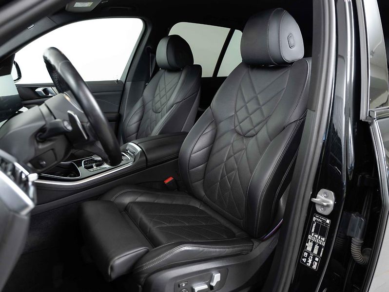 BMW X5 xDrive30d - fotka 17 z 22