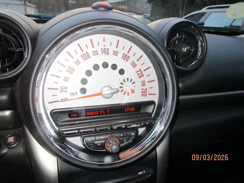 Mini Countryman (2013) 1,6 tdi - fotka 13 z 24