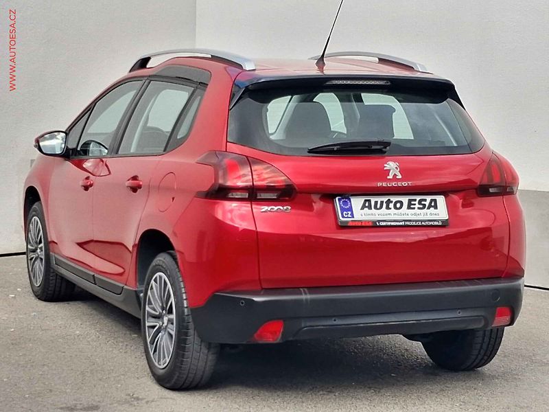 Peugeot 2008 (2018) 1.2 PT, 1.maj,ČR, Active - fotka 6 z 15