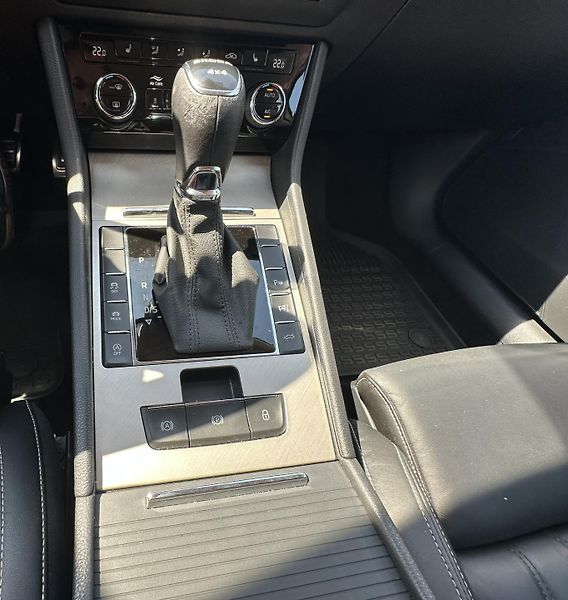 Škoda Superb (2022) Combi L&K DSG 4x4 2,0TDi 147kW - fotka 16 z 24