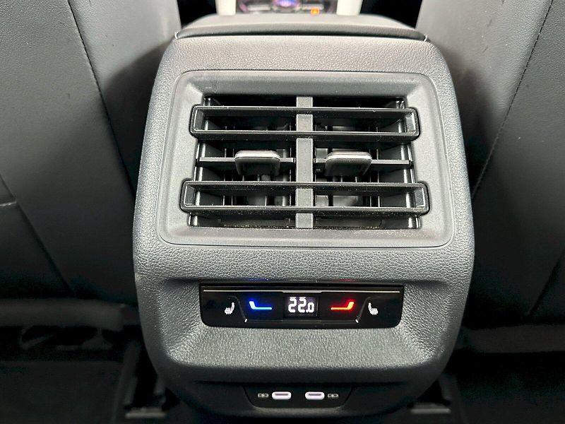 Volkswagen Tiguan (2025) Elegance 2.0 TDI 142kW 4Motion - fotka 38 z 44