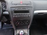 Škoda Octavia (2007) Ambiente 2.0 TDI, Tempomat - náhled 12