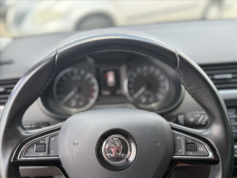Škoda Octavia 2,0 STYLE EL.KUFR, VYHŘ.ČELNÍ - fotka 10 z 34
