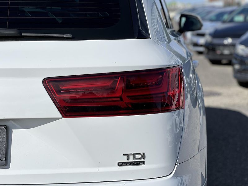 Audi Q7 3.0TDi QUATTRO S-LINE ČR DPH - fotka 41 z 43