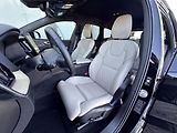 Volvo XC60 B5 AWD PLUS DARK // REZERVACE  - náhled 13