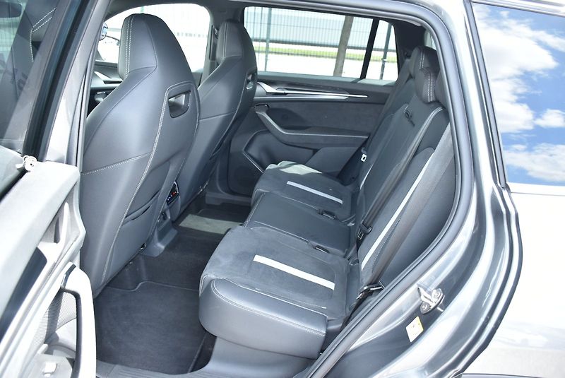 Škoda Kodiaq (2025) SPORTLINE 2.0 TDI 142kW 4x4 DS - fotka 26 z 35